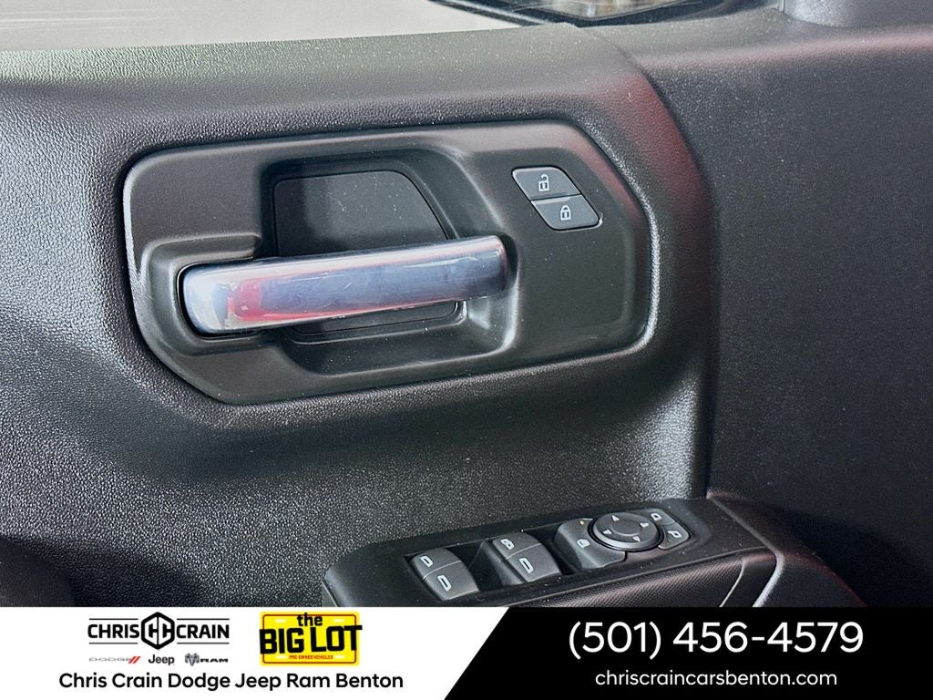 2022 Chevrolet Silverado 1500 4WD Crew Cab Short Bed Custom