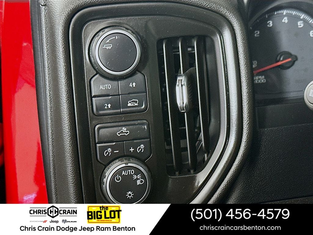 2022 Chevrolet Silverado 1500 4WD Crew Cab Short Bed Custom