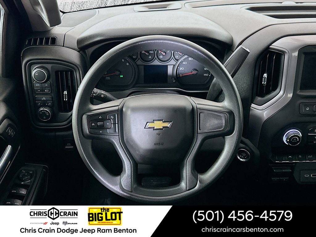 2023 Chevrolet Silverado 1500 4WD Crew Cab Short Bed Custom