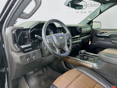 2023 Chevrolet Silverado 1500 4WD Crew Cab Short Bed High Country
