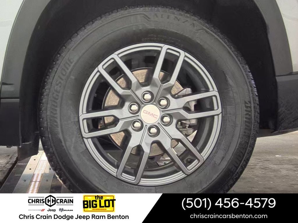 2025 GMC Acadia Elevation