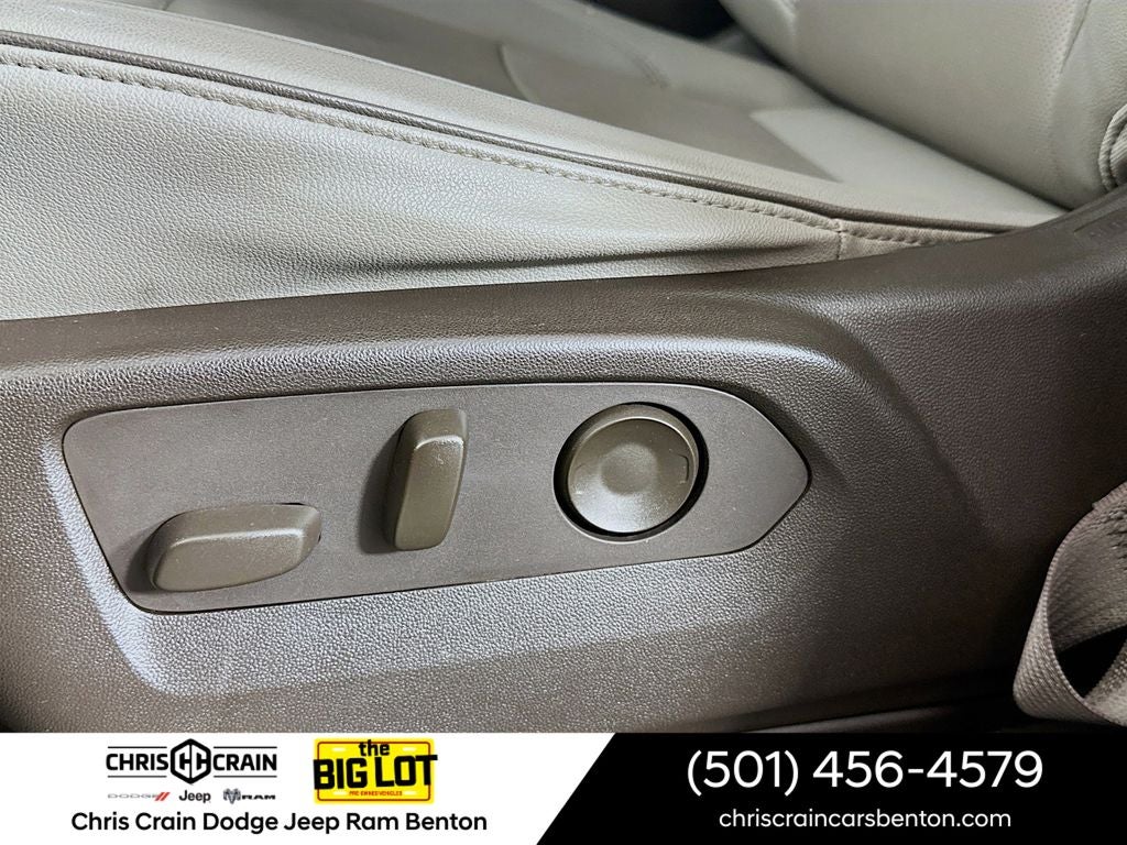 2023 GMC Yukon XL 4WD SLT