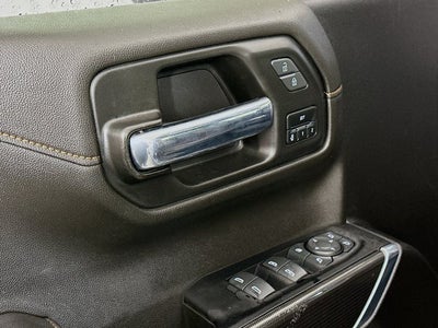 2022 GMC Sierra 1500 Limited 4WD Crew Cab Short Box AT4