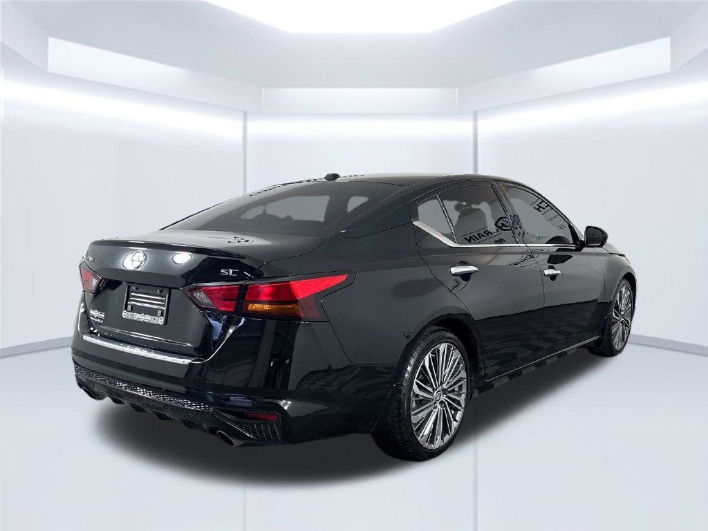 2023 Nissan Altima SL FWD