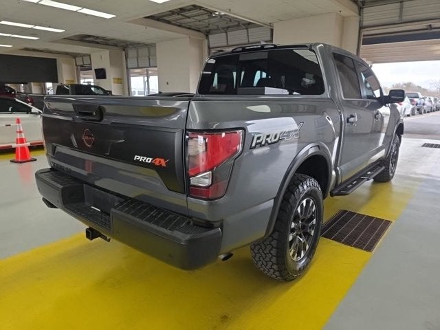 2023 Nissan TITAN Crew Cab PRO-4X 4x4