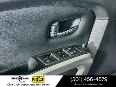 2023 Nissan TITAN Crew Cab SV 4x2