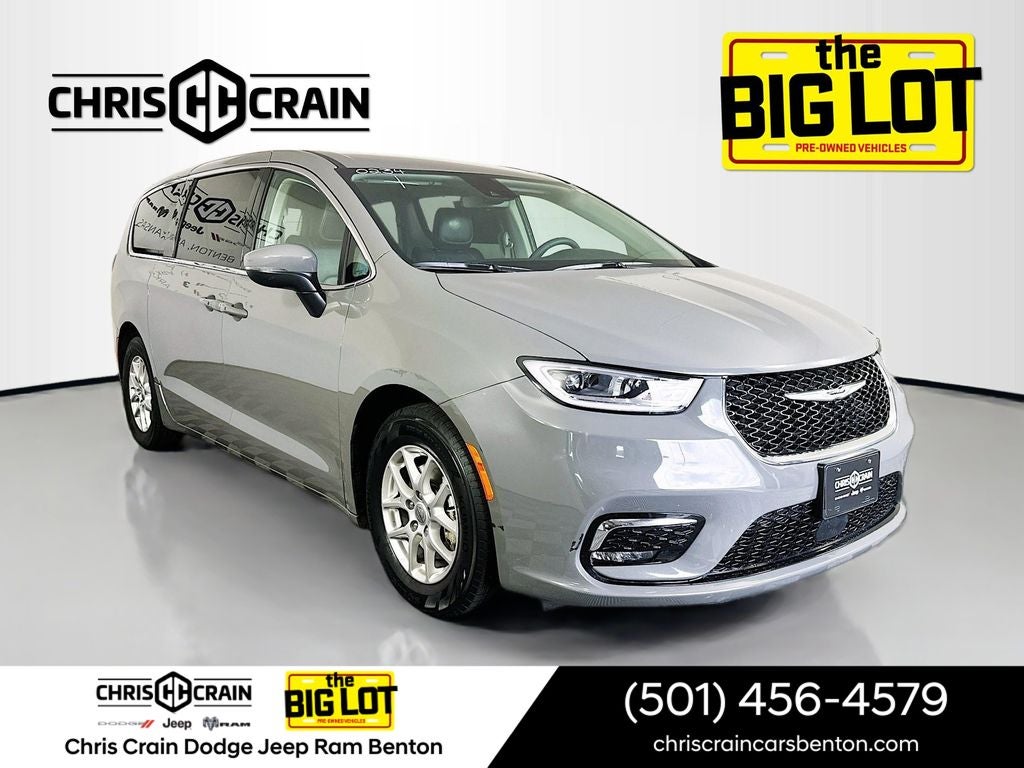 2023 Chrysler Pacifica Touring L's photo