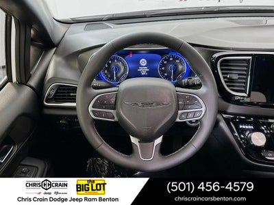 2025 Chrysler Voyager LX