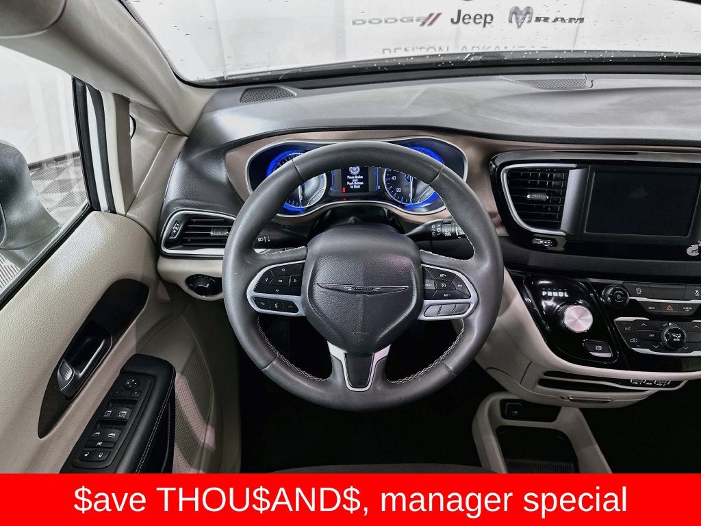 2024 Chrysler Voyager LX