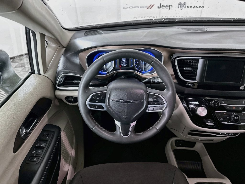 2024 Chrysler Voyager LX