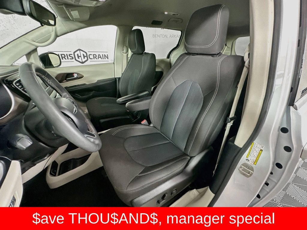 2024 Chrysler Voyager LX