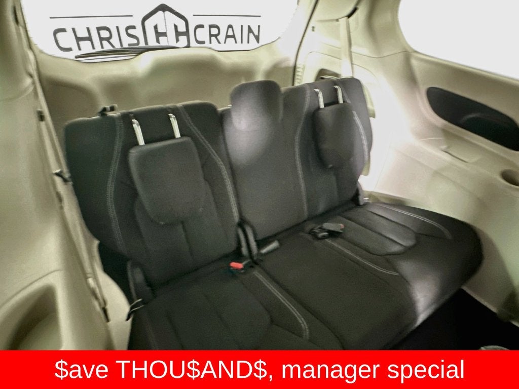 2024 Chrysler Voyager LX