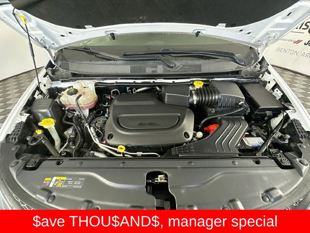 2024 Chrysler Voyager LX