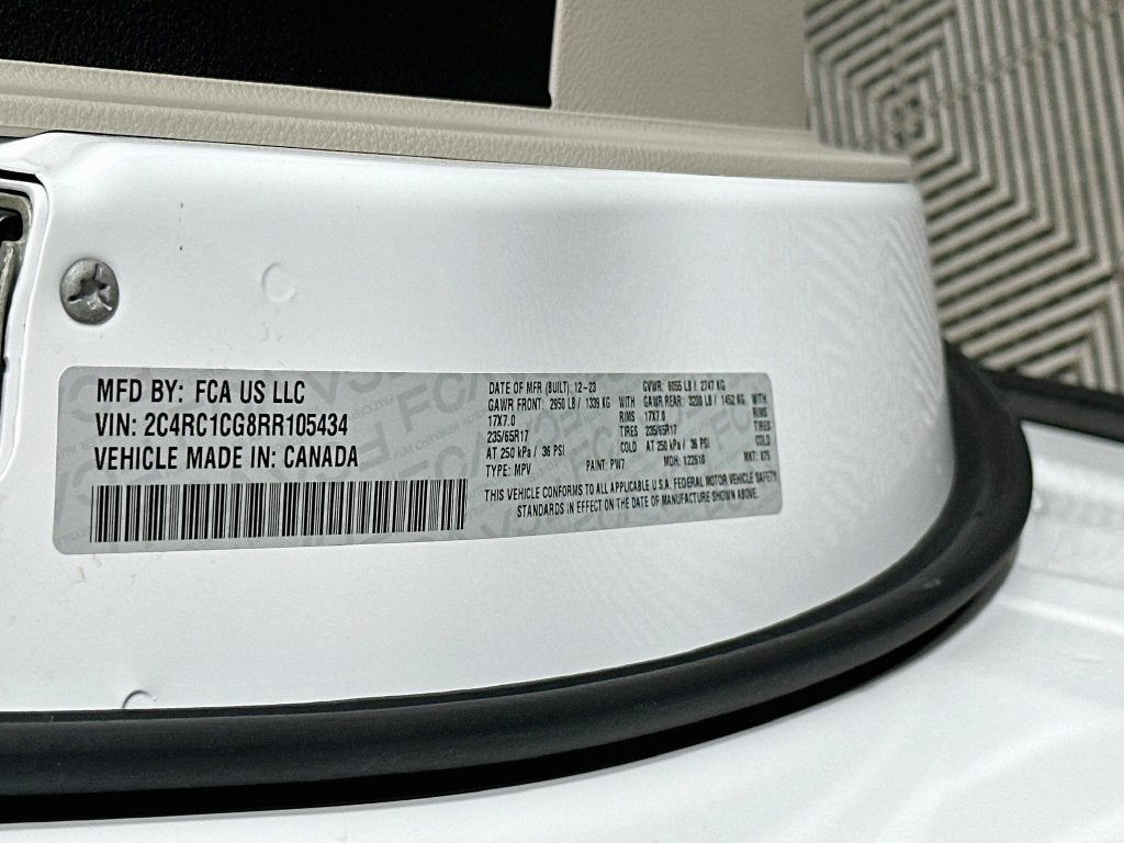 2024 Chrysler Voyager LX