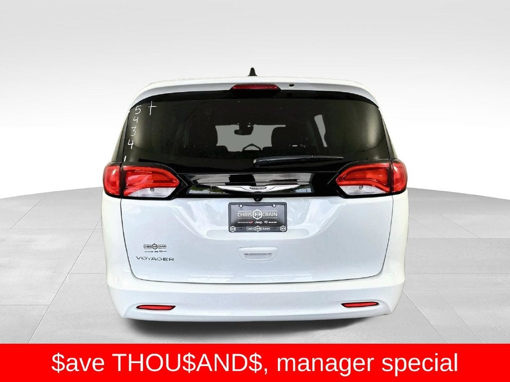 2024 Chrysler Voyager LX