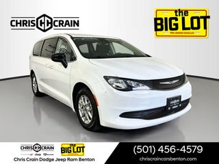 2024 Chrysler Voyager LX