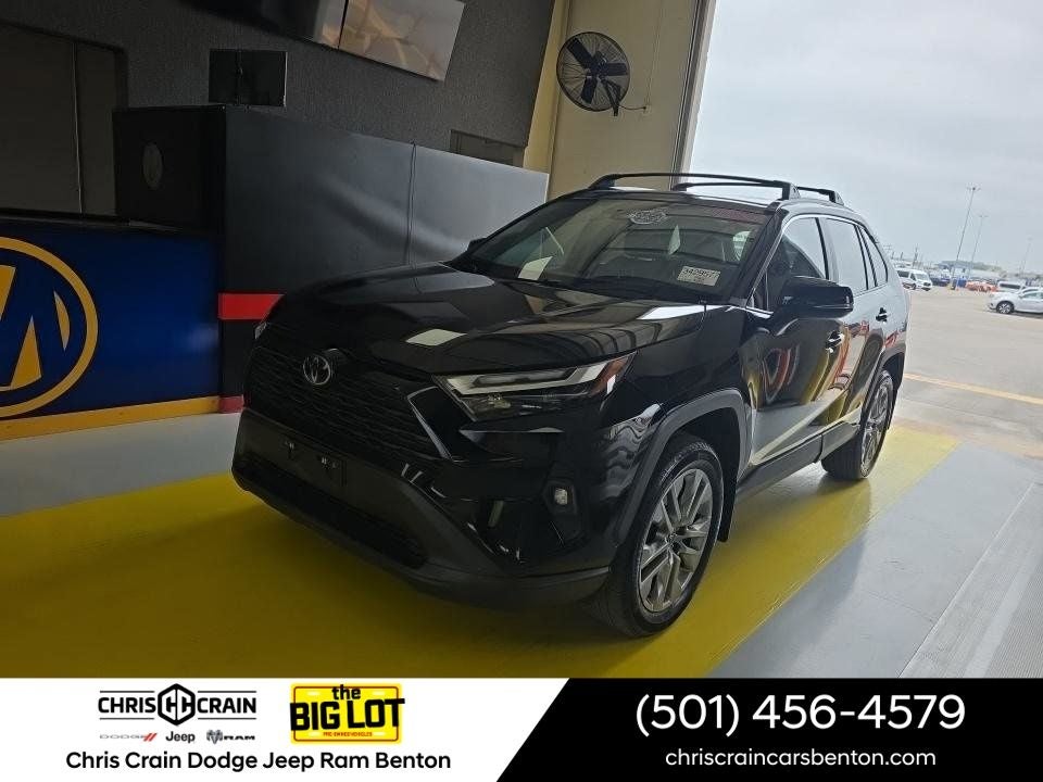 2023 Toyota RAV4 XLE Premium FWD's photo