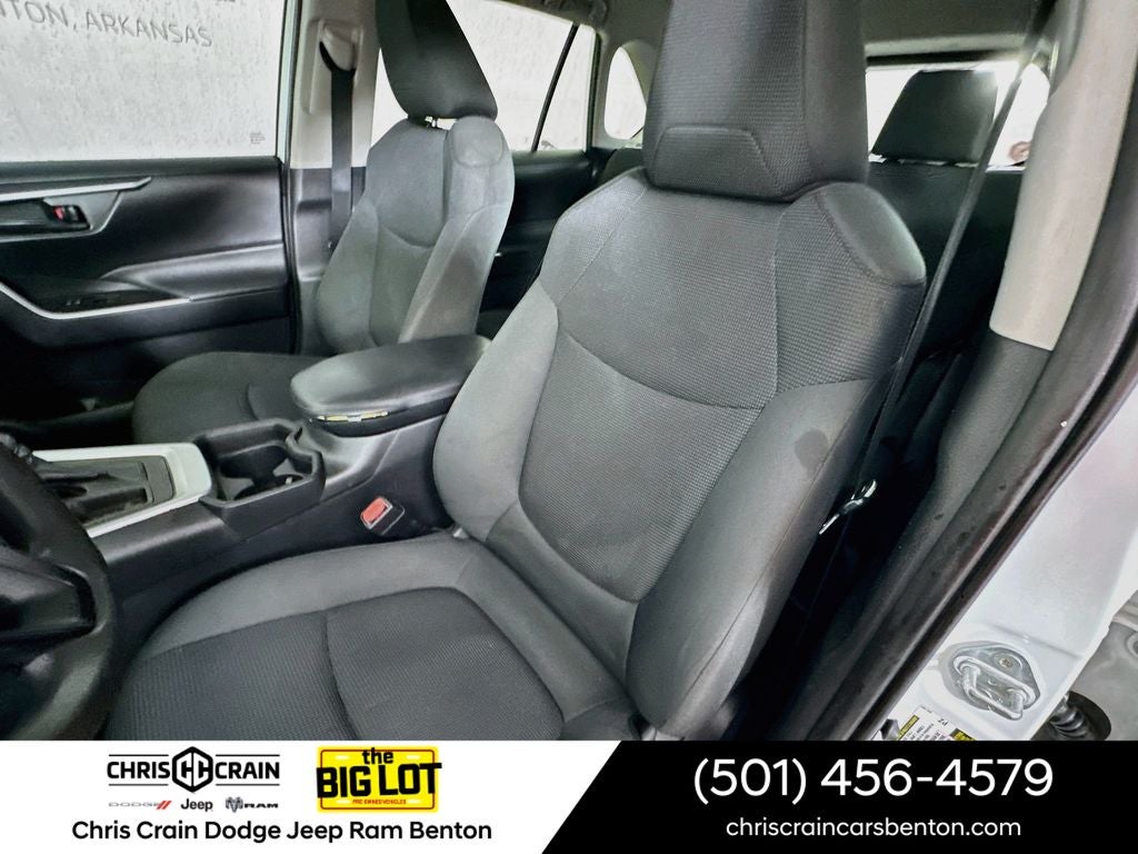 2019 Toyota RAV4 LE