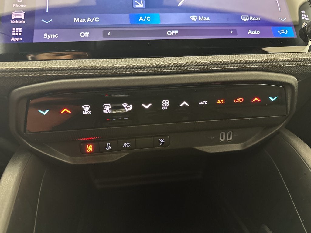 2027 Jeep Cherokee CHEROKEE LAREDO 4X4