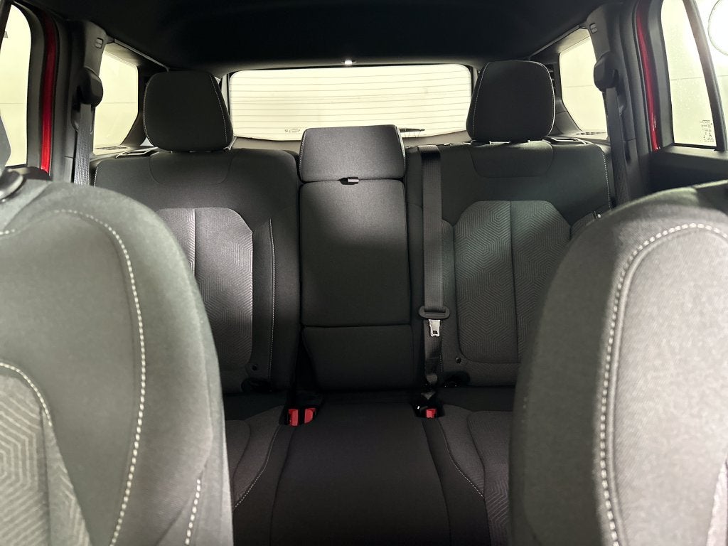 2027 Jeep Cherokee CHEROKEE LAREDO 4X4