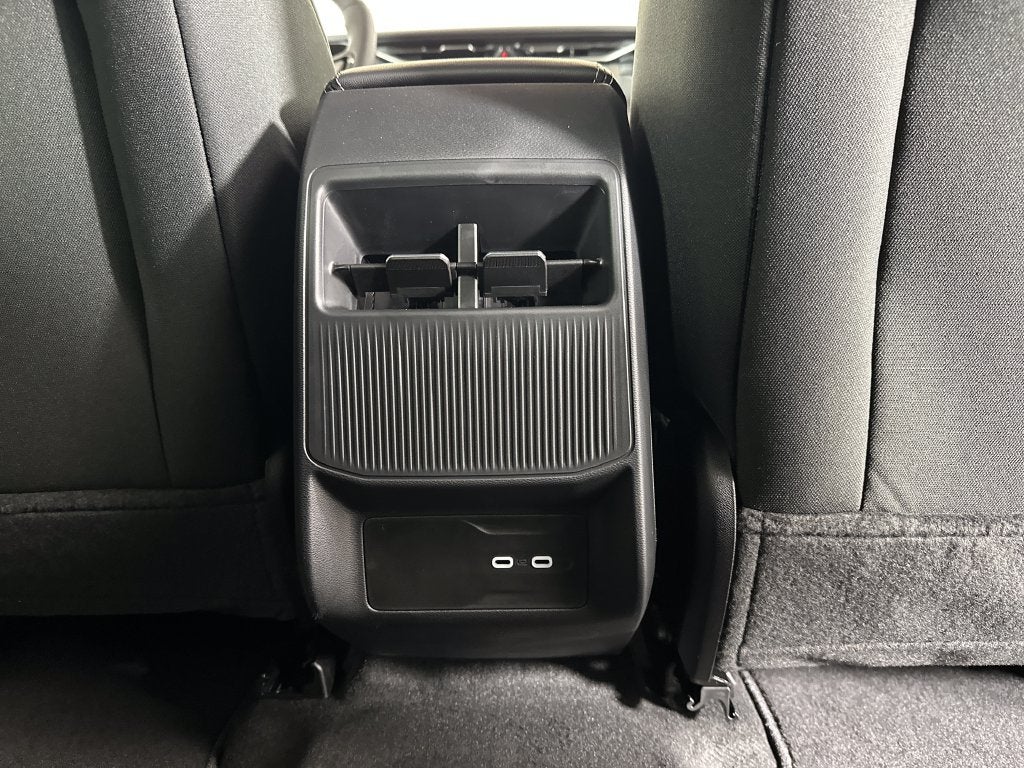 2027 Jeep Cherokee CHEROKEE LAREDO 4X4