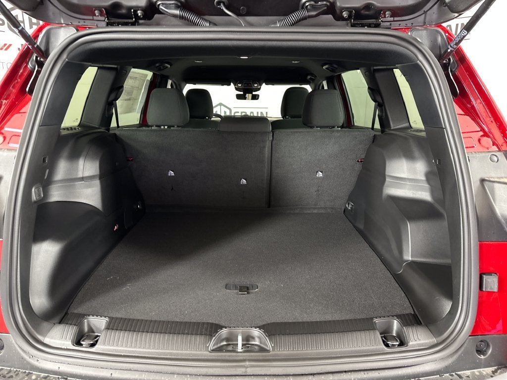 2027 Jeep Cherokee CHEROKEE LAREDO 4X4