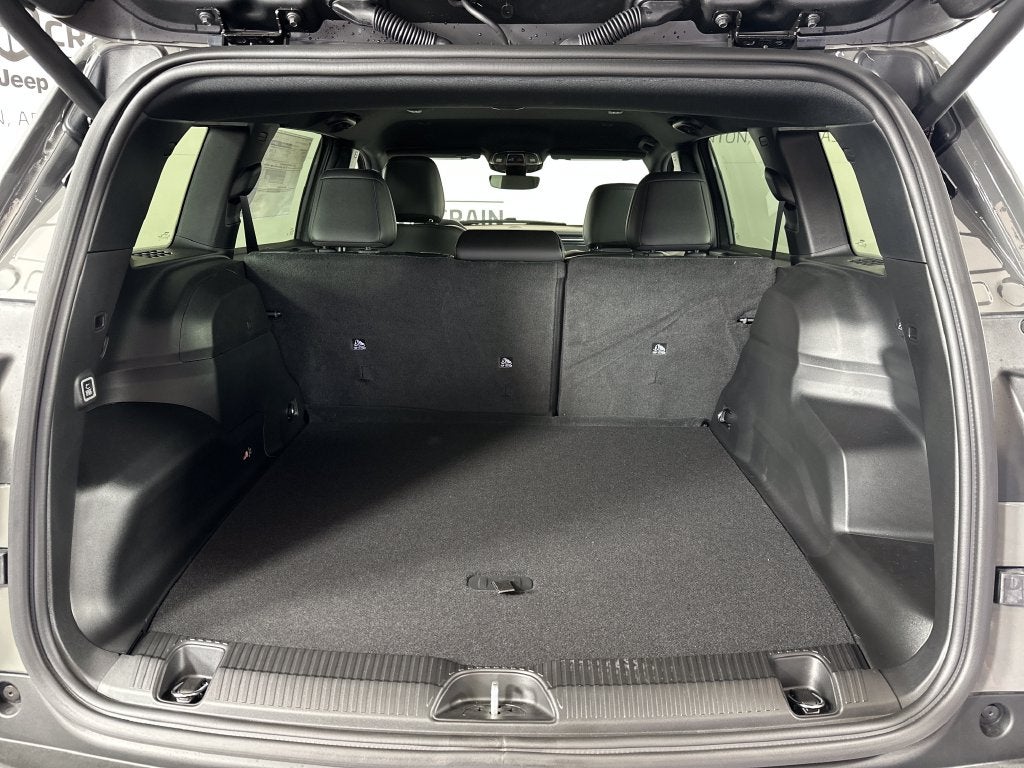 2027 Jeep Cherokee CHEROKEE LIMITED ALTITUDE 4X4