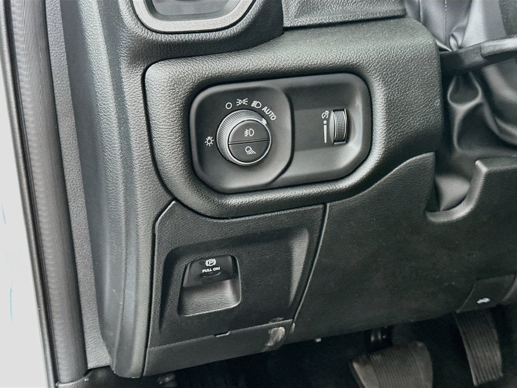 2026 RAM Ram 1500 RAM 1500 EXPRESS CREW CAB 4X4 5'7' BOX