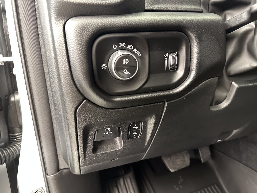 2027 RAM Ram 1500 RAM 1500 BIG HORN CREW CAB 4X4 5'7' BOX