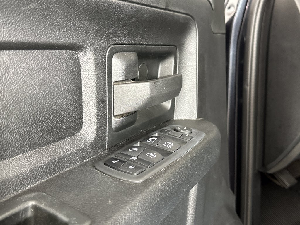 2022 RAM 2500 Tradesman Crew Cab 4x4 6'4' Box