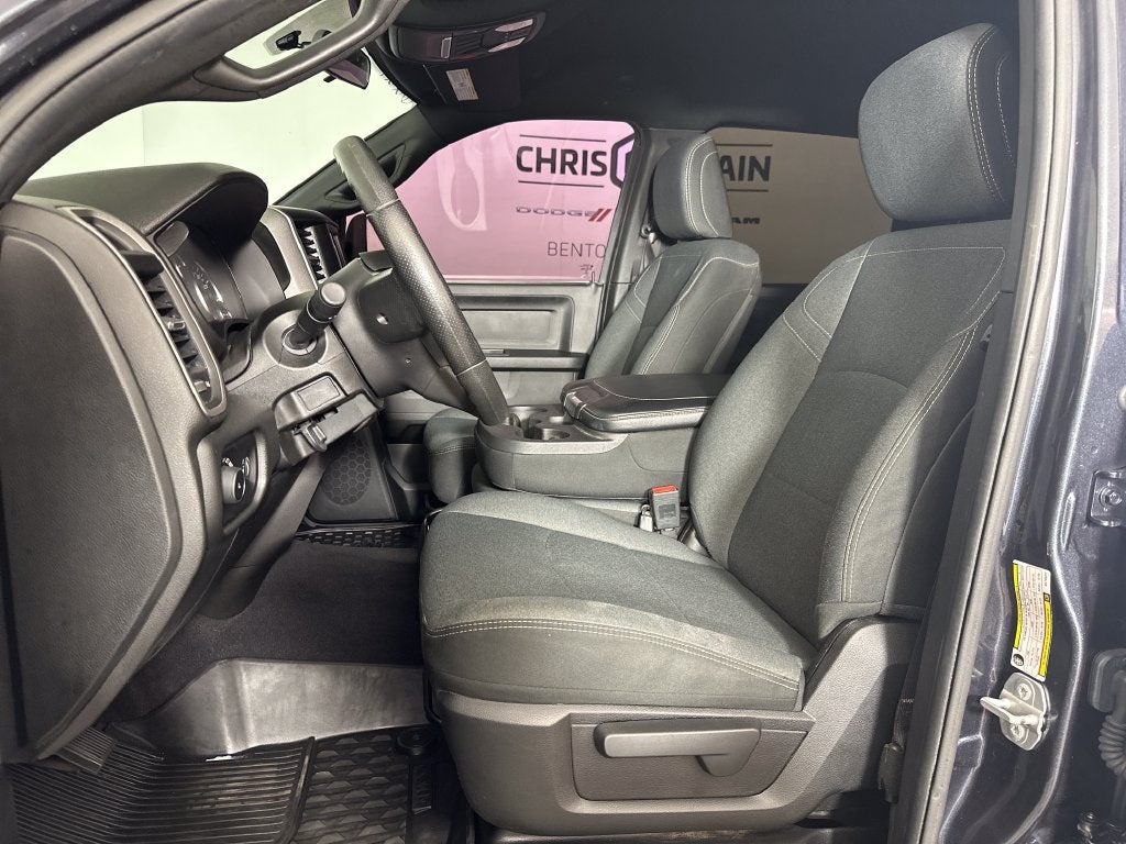 2022 RAM 2500 Tradesman Crew Cab 4x4 6'4' Box
