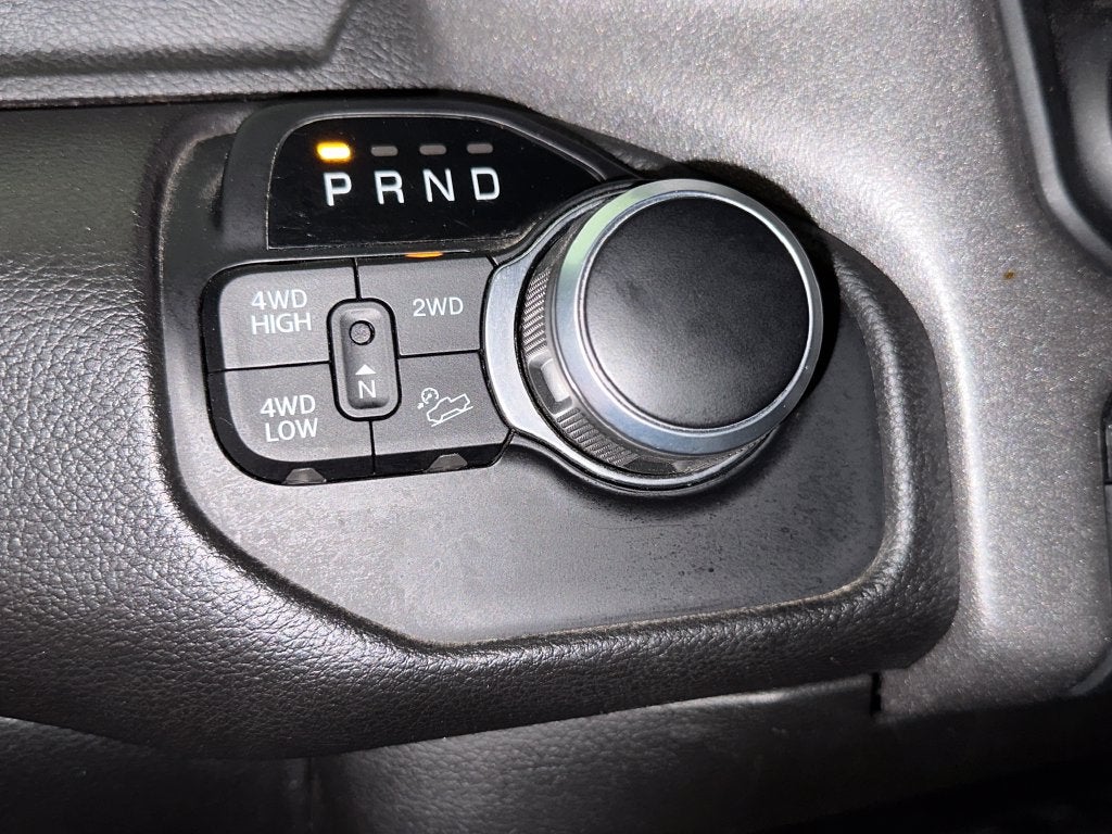 2022 RAM 2500 Tradesman Crew Cab 4x4 6'4' Box