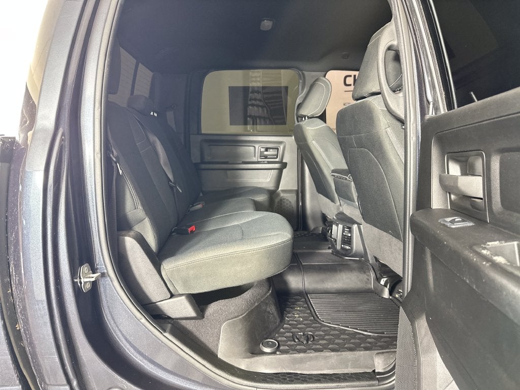 2022 RAM 2500 Tradesman Crew Cab 4x4 6'4' Box