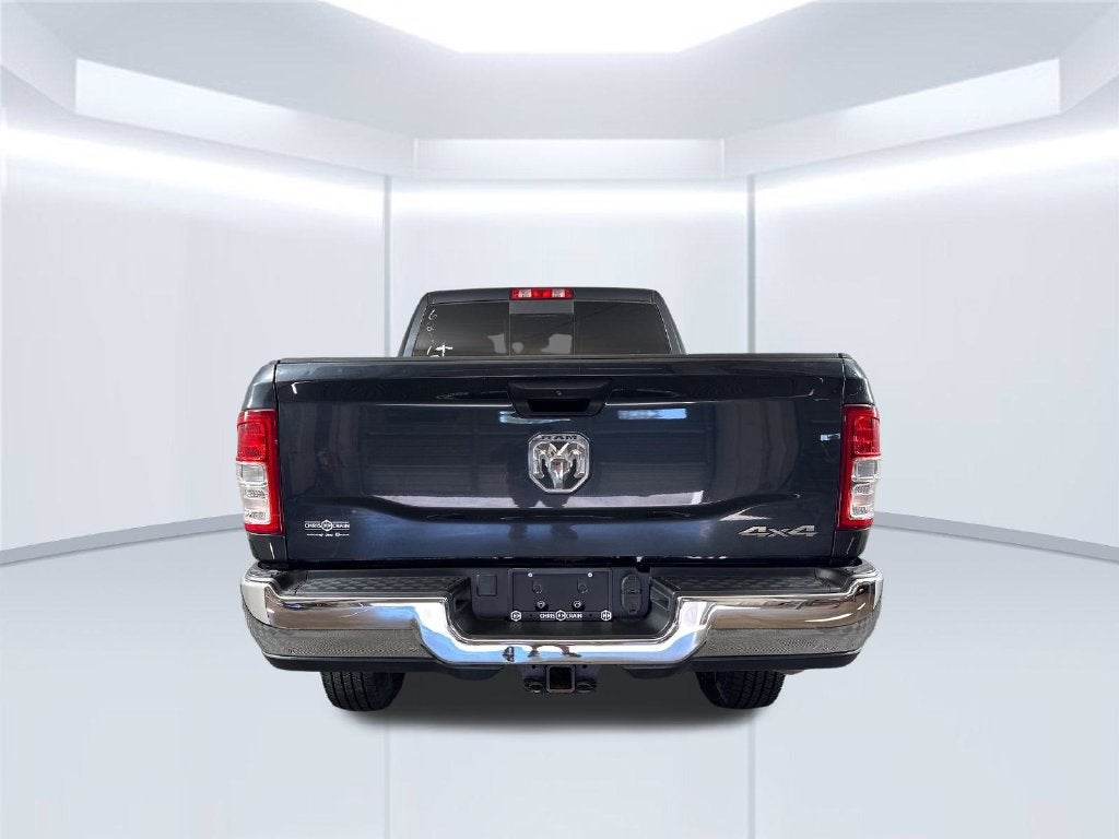 2022 RAM 2500 Tradesman Crew Cab 4x4 6'4' Box