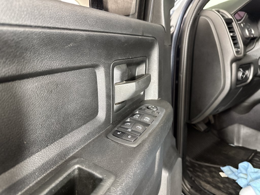 2022 RAM 2500 Tradesman Crew Cab 4x4 6'4' Box