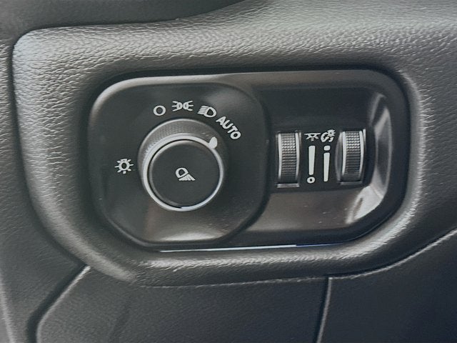 2020 RAM 2500 Tradesman Crew Cab 4X4 6'4' Box