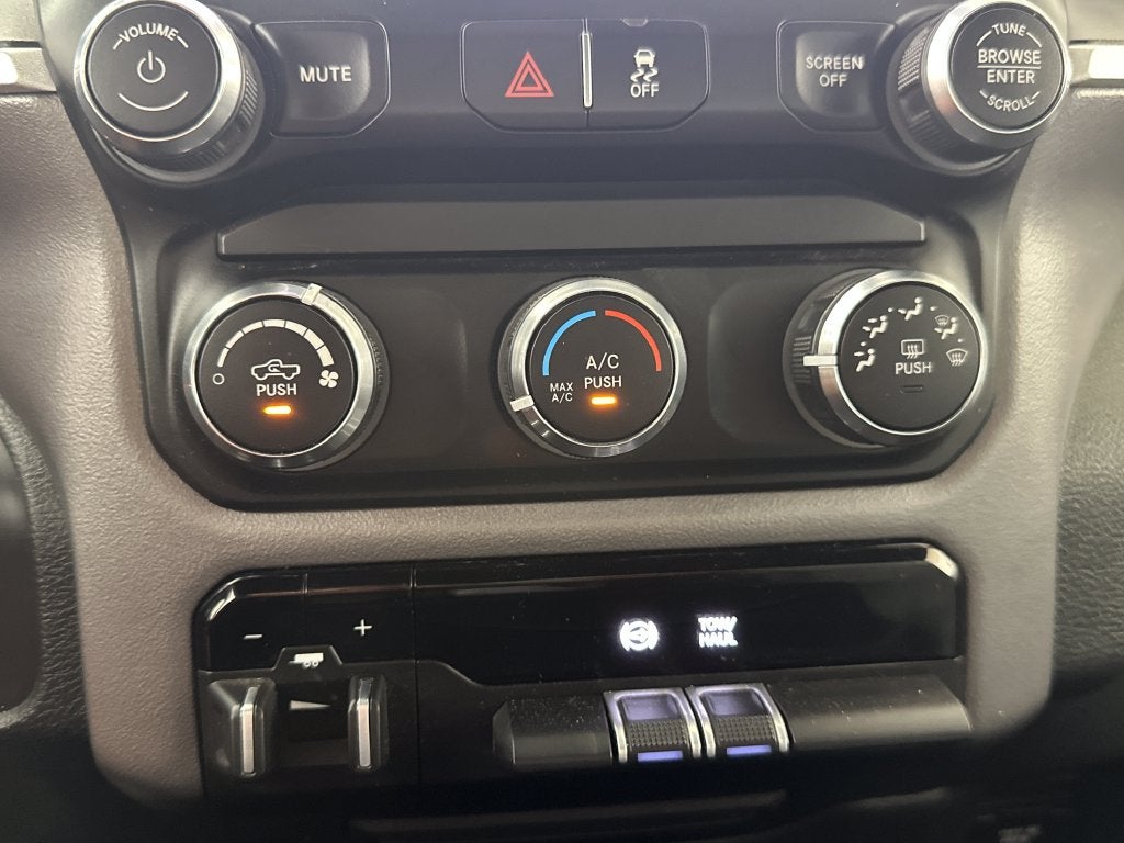 2022 RAM 2500 Big Horn Crew Cab 4x4 6'4' Box