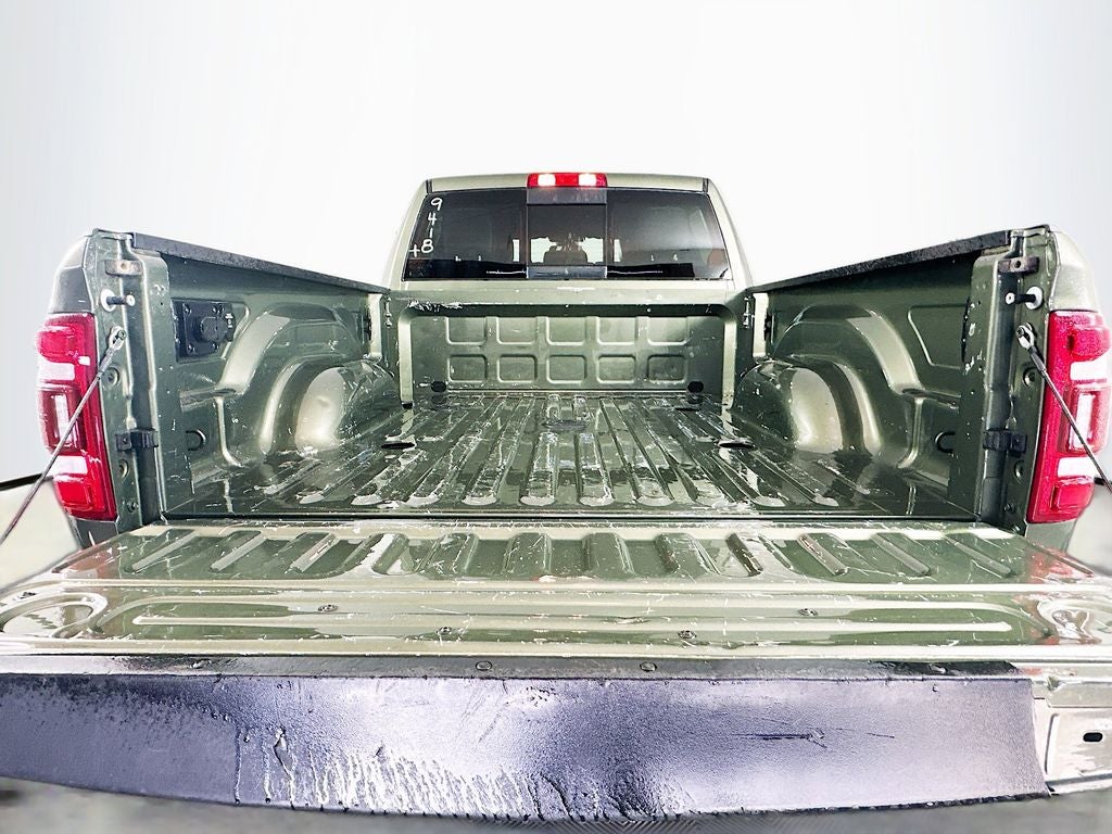 2022 RAM 2500 Laramie Crew Cab 4x4 6'4' Box