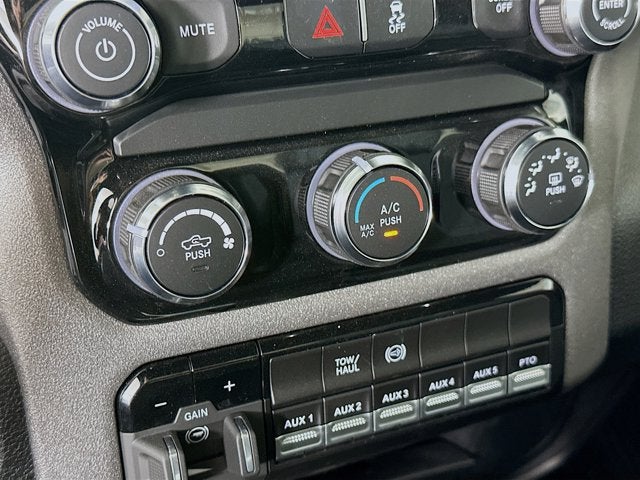 2026 RAM Ram 5500 Chassis Cab RAM 5500 TRADESMAN CHASSIS REGULAR CAB 4X4 84' CA