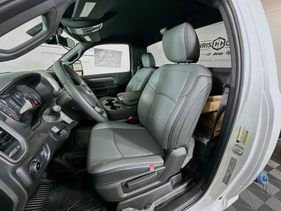 2026 RAM Ram 5500 Chassis Cab RAM 5500 TRADESMAN CHASSIS REGULAR CAB 4X4 84' CA