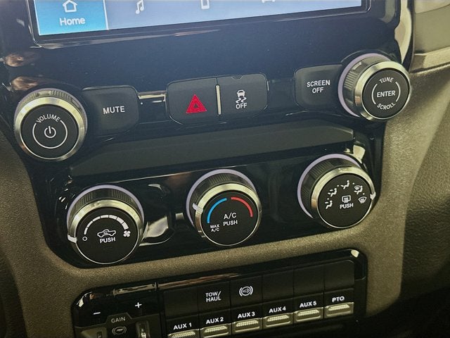 2026 RAM Ram 5500 Chassis Cab RAM 5500 TRADESMAN CHASSIS CREW CAB 4X4 84' CA