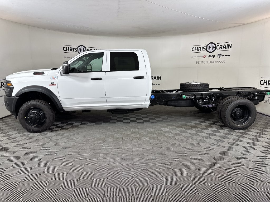 2027 RAM Ram 5500 Chassis Cab RAM 5500 TRADESMAN CHASSIS CREW CAB 4X4 84' CA