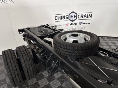 2027 RAM Ram 5500 Chassis Cab RAM 5500 TRADESMAN CHASSIS CREW CAB 4X4 84' CA