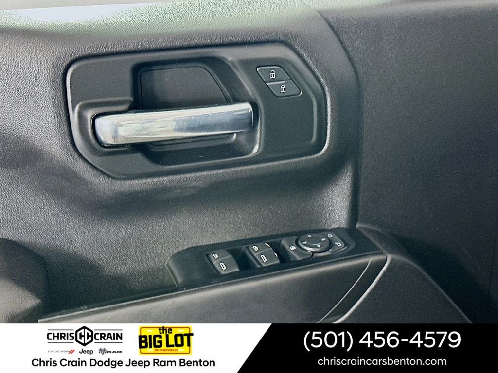 2023 Chevrolet Silverado 1500 4WD Crew Cab Standard Bed Custom