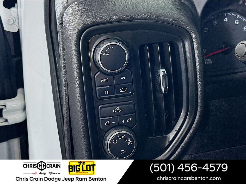 2023 Chevrolet Silverado 1500 4WD Crew Cab Standard Bed Custom