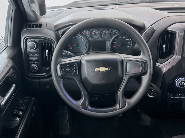 2023 Chevrolet Silverado 1500 4WD Crew Cab Standard Bed Custom