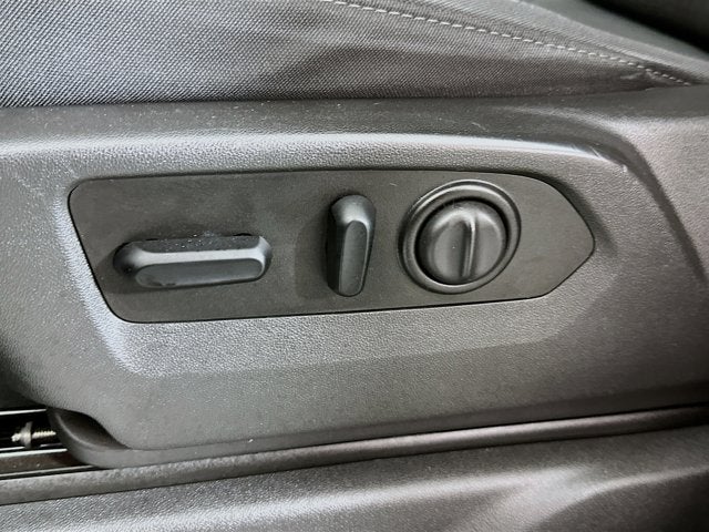 2020 Chevrolet Silverado 1500 4WD Crew Cab Short Bed LT