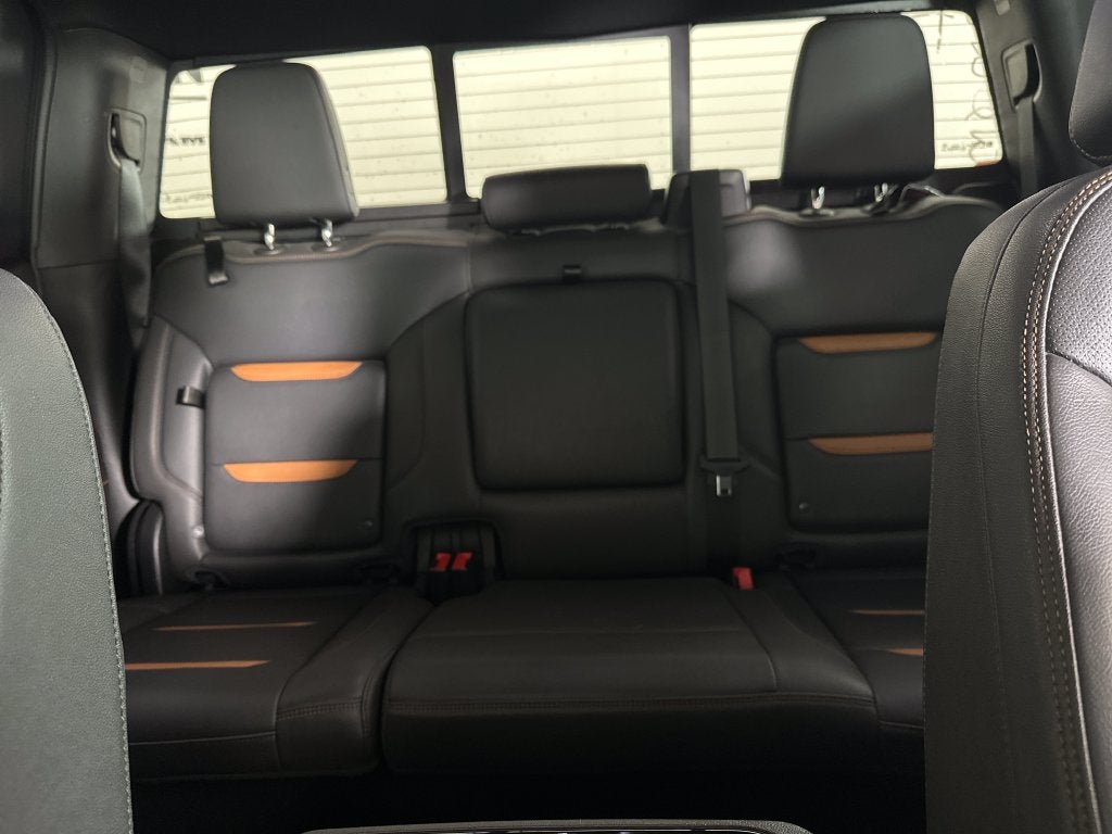 2023 GMC Sierra 1500 4WD Crew Cab Short Box AT4