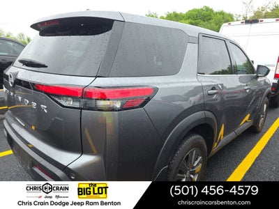 2024 Nissan Pathfinder S FWD