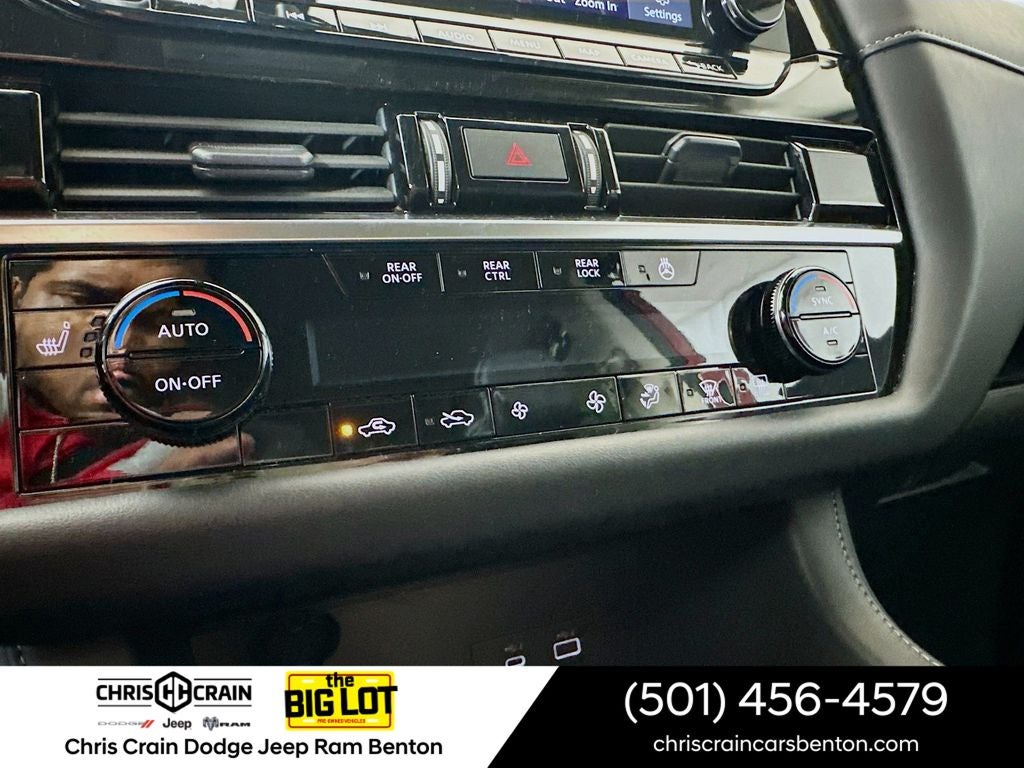 2024 Nissan Pathfinder SL FWD